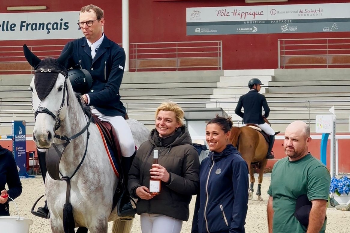 Joy du Mesnildot, encore !